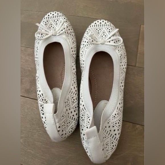 White ballerina shoes 6.5 - Picture 4 of 4